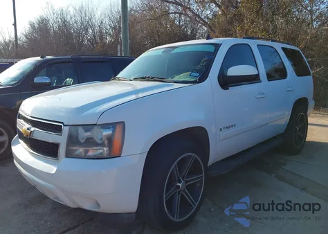 2008 Chevrolet Tahoe Lt из США, поврежденный, VIN 1GNFC13098R220237